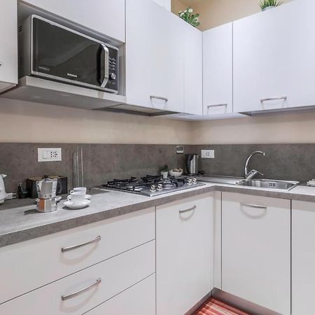 Wine Apartments Florence Barolo מראה חיצוני תמונה