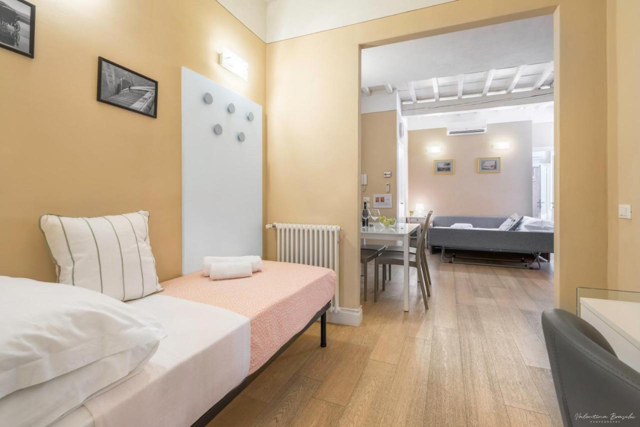 Wine Apartments Florence Barolo מראה חיצוני תמונה