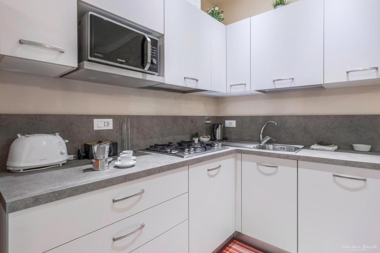 Wine Apartments Florence Barolo מראה חיצוני תמונה