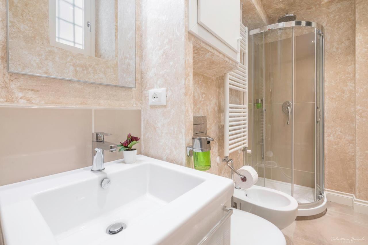Wine Apartments Florence Barolo מראה חיצוני תמונה