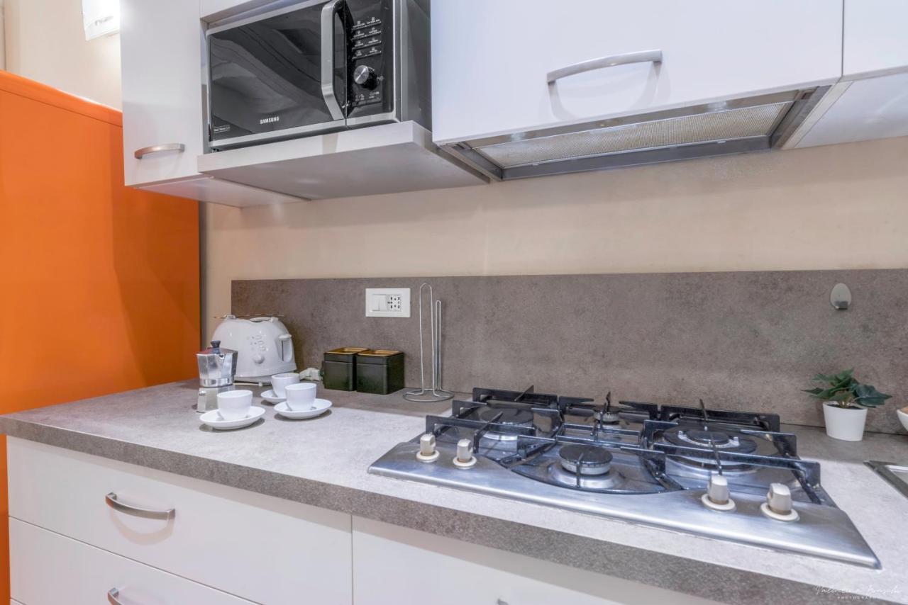 Wine Apartments Florence Barolo מראה חיצוני תמונה