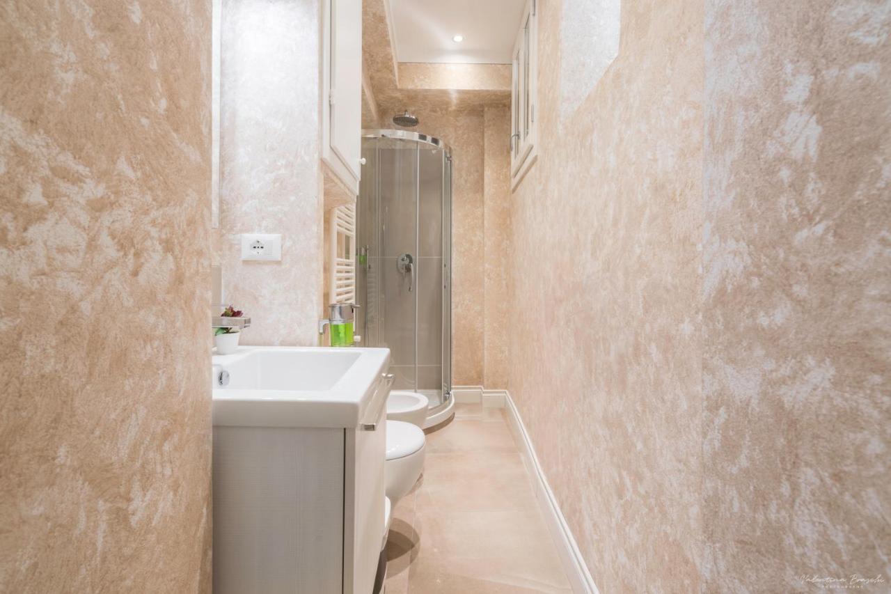 Wine Apartments Florence Barolo מראה חיצוני תמונה