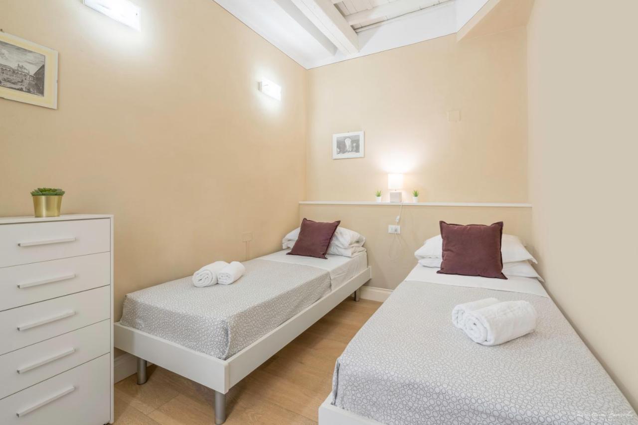 Wine Apartments Florence Barolo מראה חיצוני תמונה