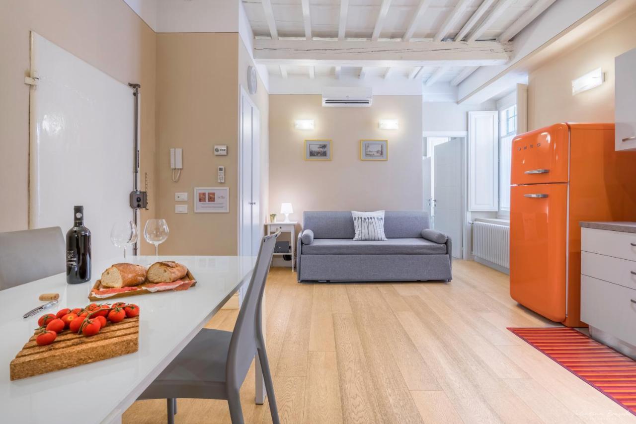 Wine Apartments Florence Barolo מראה חיצוני תמונה