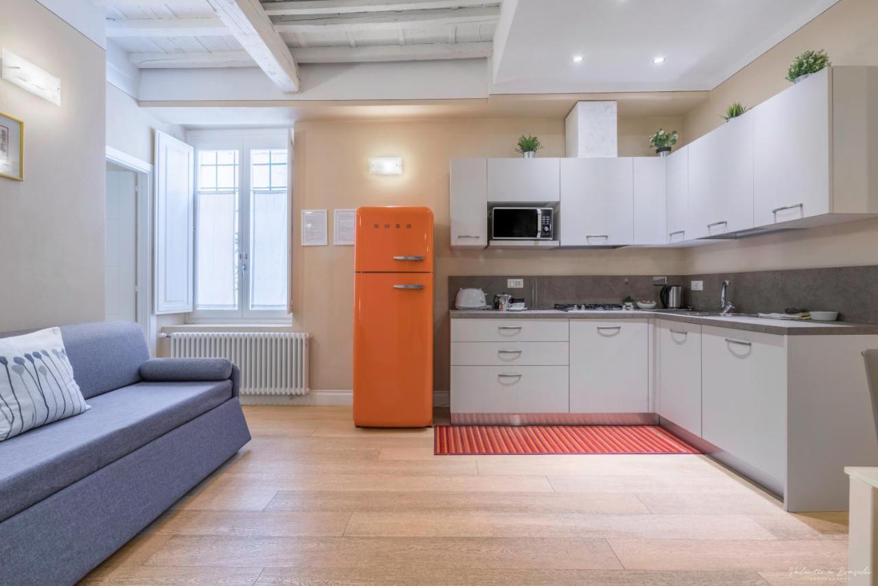 Wine Apartments Florence Barolo מראה חיצוני תמונה